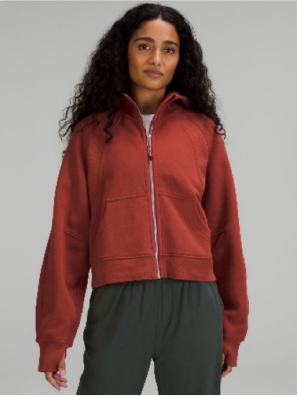 Lululemon scuba sweatshirt in M/L
Scuba oversized full zip Cayenne